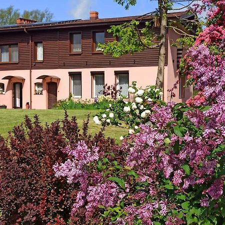 Dom Goscinny Przy Jeziorze Gardna Wielka Buitenkant foto