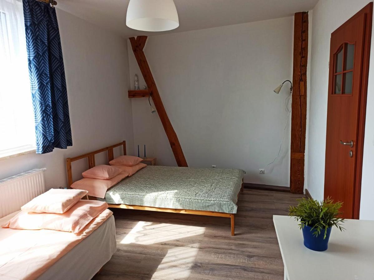 Dom Goscinny Przy Jeziorze Gardna Wielka Buitenkant foto