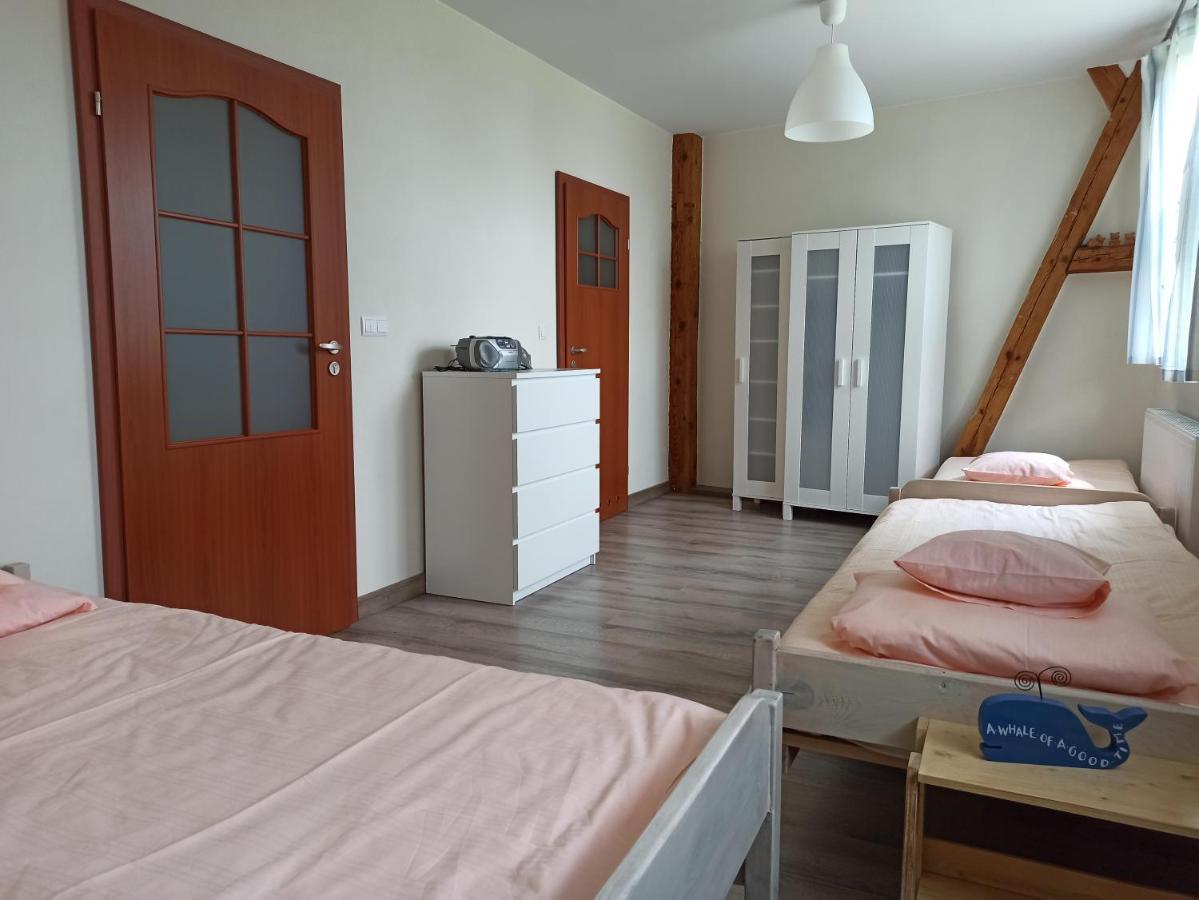 Dom Goscinny Przy Jeziorze Gardna Wielka Buitenkant foto